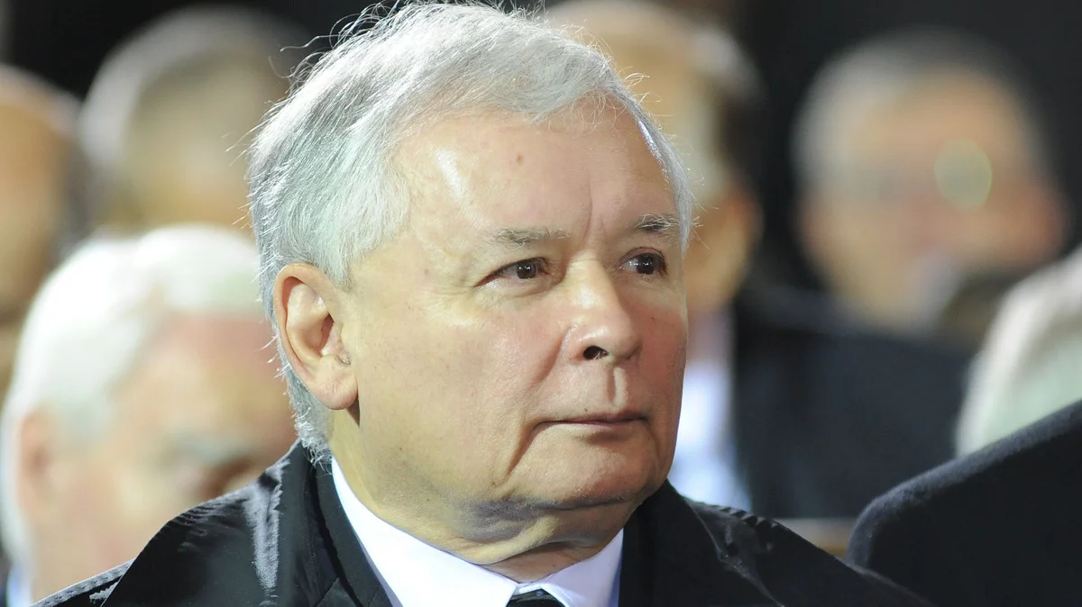 Jarosław Kaczyński nie planuje ustąpić z funkcji prezesa PiS i ostrzega Donalda Tuska przed możliwym dożywociem