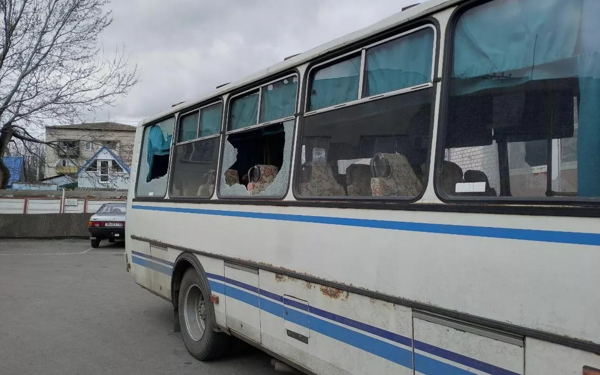 Incydent w Kachowce: Autobus trafił pod artyleryjski ogień