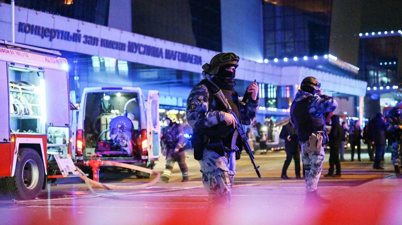 Atak terrorystyczny w Moskwie w Crocus City Hall zbiera krwawe żniwo